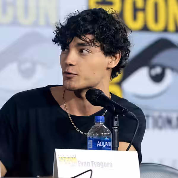 Evan Evagora speaking at the 2019 San Diego Comic Con International, for "Star Trek: Picard", at the San Diego Convention Center in San Diego, California. Pleas