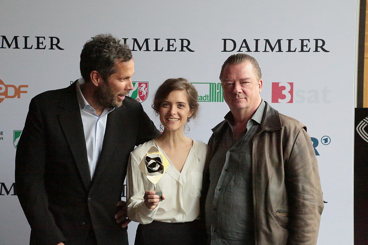 Achim von Borries, Liv Lisa Fries, Peter Kurth (Babylon Berlin) beim Grimme-Preis 2018, am 13.04.2018 in Marl.