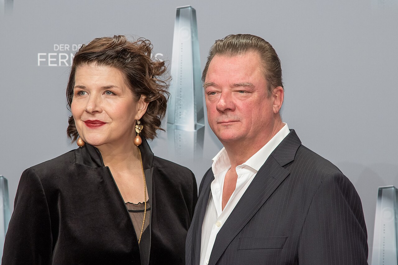 Deutscher Fernsehpreis 2018 - Peter Kurth mit Begleitung