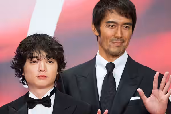 第30回 東京国際映画祭 オープニングセレモニー 阿部寛 染谷将太 (空海-KU-KAI-) (2017)