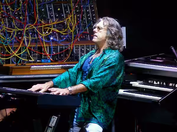 Keith Emerson in concert with his band at Nearfest 2006