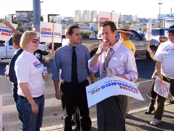 Edwards Supporter James Denton at UNLV Debate (2007)