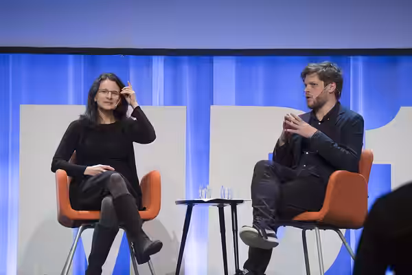 Slik skrev hun Michelle Obamas taler med Sarah Hurwitz moderator Hans Olav Brenner (2017)