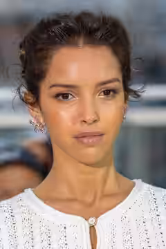 Lyna Khoudri