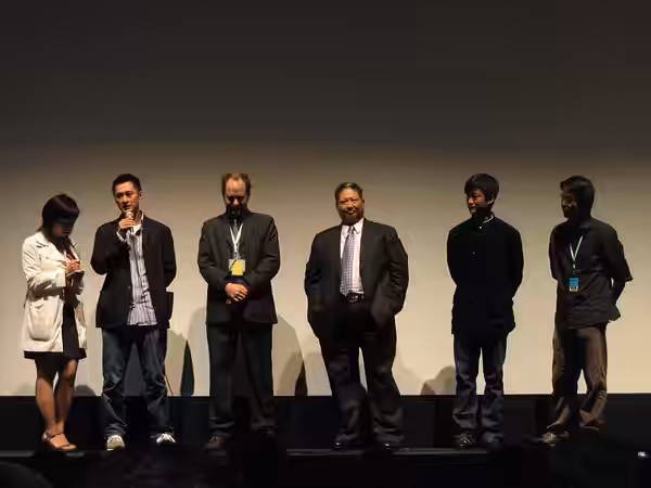 The whole team at the end of the Q&A session. (2005)