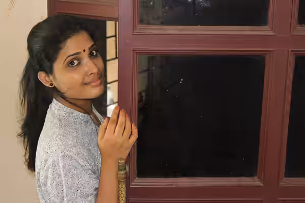 Divya (2016)