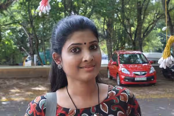 Divya (2016)