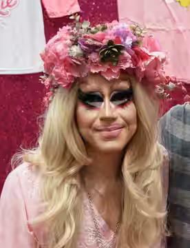 Trixie Mattel with a fan at RuPaul's DragCon in NYC in 2017