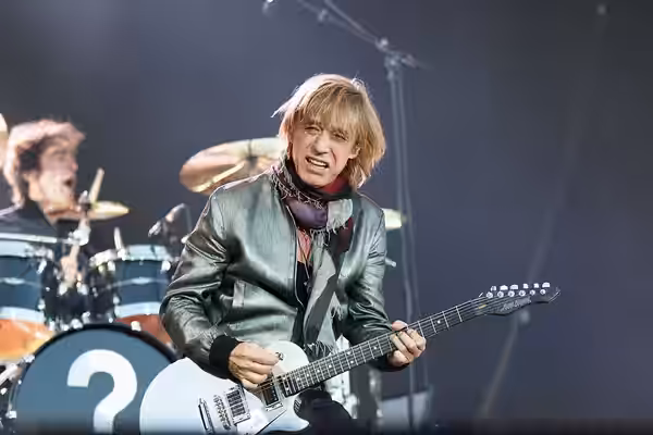 Les Insus en concert lors du festival des vieilles charrues 2016.