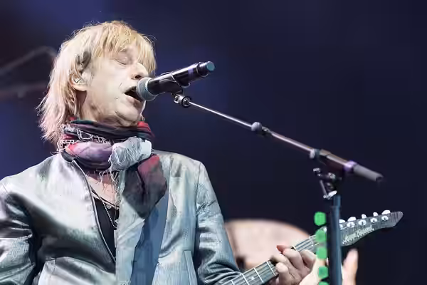 Les Insus en concert lors du festival des vieilles charrues 2016.