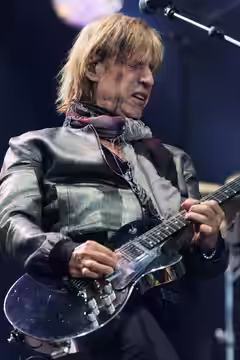 Les Insus en concert lors du festival des vieilles charrues 2016.