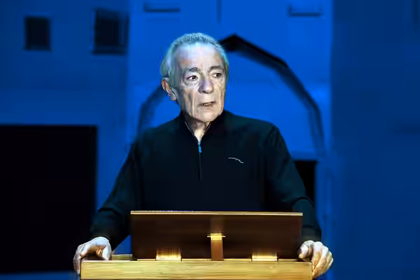 José Luis Gómez durante la lectura del «Cantar del Mío Cid» (2014)
