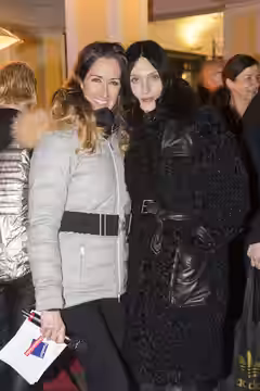 Moderatorin Kati Bellowitsch mit Stargast und Model Susie Bick beim Christmas Late Night Shopping im McArthurGlen Designer Outlet Parndorf. (2013)