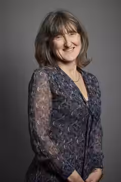 Official portrait of Baroness Kidron, full size.