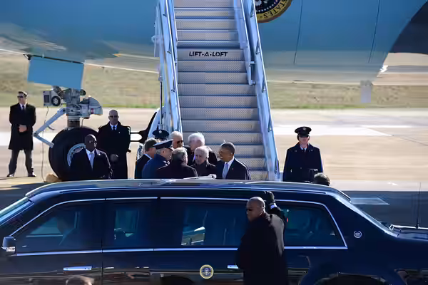 President Barack Obama, accompanied by Sens. Lamar Alexander and Bob Corker, and Congressman Jim Duncan, are greeted by Vice President Joe Biden, Tennessee Gov.