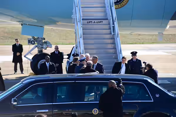 President Barack Obama, accompanied by Sens. Lamar Alexander and Bob Corker, and Congressman Jim Duncan, are greeted by Vice President Joe Biden, Tennessee Gov.