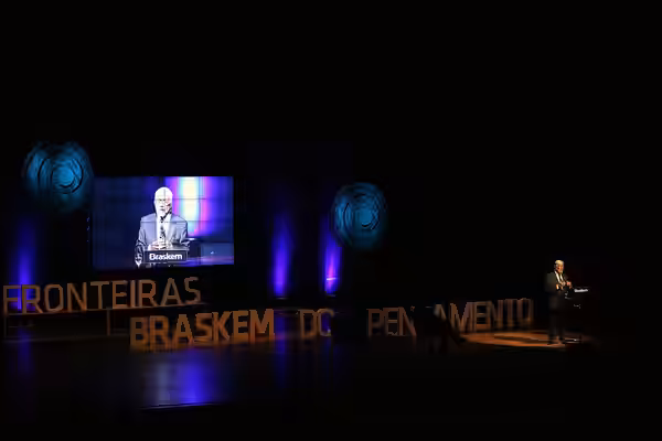 Jean-Michel Cousteau no Fronteiras Braskem do Pensamento 2014 Convidado: Jean-Michel Cousteau, oceanógrafo francês Data: 05 de junho de 2014 Local: Teatro Castr