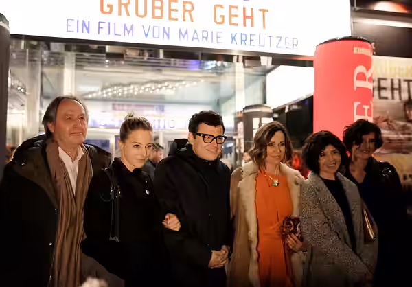 Helmut Grasser, Bernadette Heerwagen, Manuel Rubey, Doris Schretzmayer, Marie Kreutzer and Doris Knecht (l.t.r.) at the premiere of the movie Gruber geht at Gar (2015)