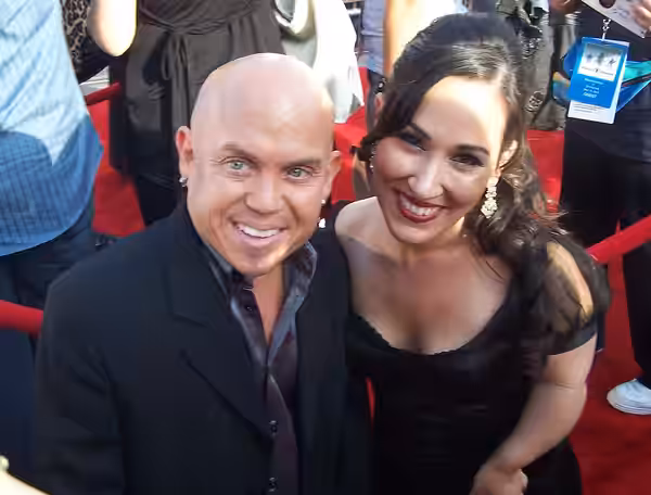 American actors Martin Klebba and Meredith Eaton-Gilden at the premiere of Pirates of the Caribbean 2. (2007)