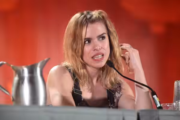 Billie Piper speaking at the 2016 Phoenix Comicon at the Phoenix Convention Center in Phoenix, Arizona. Please attribute to Gage Skidmore if used elsewhere.