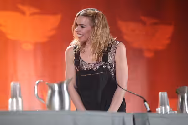 Billie Piper speaking at the 2016 Phoenix Comicon at the Phoenix Convention Center in Phoenix, Arizona. Please attribute to Gage Skidmore if used elsewhere.