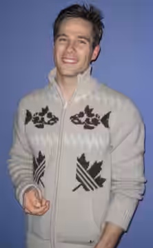 ​English: Luke Macfarlane at the stagedoor of “The Jazz Age” (2009)