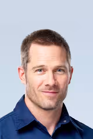 Luke Macfarlane