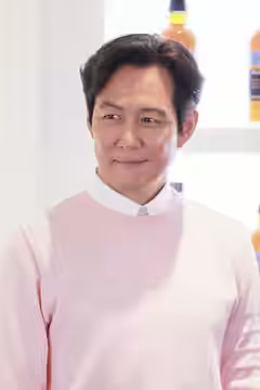 서울 여의도 더 현대 서울에서 열린 발렌타인 싱글 몰트 팝업 스페이스 포토콜 행사에 참석한 이정재 (2021)
