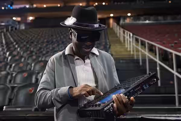 Jerry Wonda on tour in 2023
