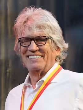 Author : @Kiri Karma Comiccon Brussels 2025 - Fall - Q &amp; A Eric Roberts Everyone knows our next guest because chances are you've seen him in a movie or TV s