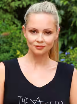 Beatrice Rosen (2017)