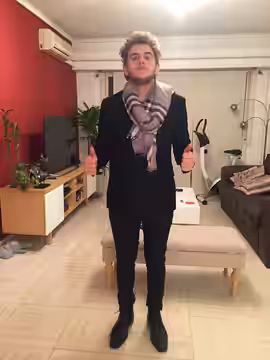 Agustin en su casa (2016)