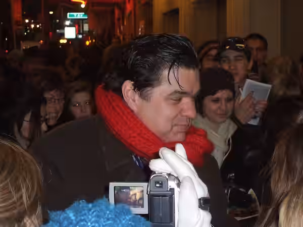 Oliver Platt greeting fans and signing autographs after a performance of Guys &amp; Dolls at the Nederlander Theater in Manhattan on 21 February 2009.
