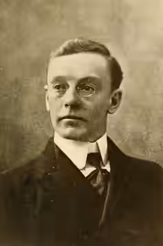 Actor Harry Davenport