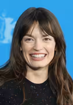 Emma Mackey at Berlinale 2025