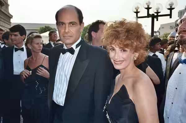1988 Emmy Awards NOTE: Permission granted to copy, publish, broadcast or post any of my photos, but please credit "photo by Alan Light" if you can. Thanks. Scan