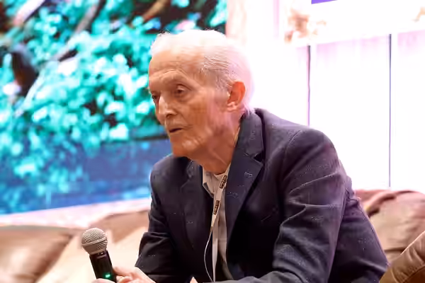 Don Bluth speaking with attendees at the 2025 Game On Expo at the Phoenix Convention Center in Phoenix, Arizona. Please attribute to Gage Skidmore if used elsew