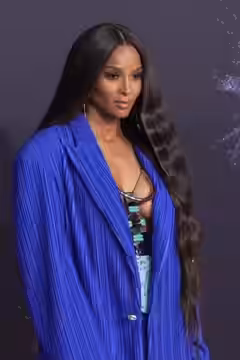 Ciara at The 2019 American Music Awards red carpet