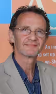 Anton Lesser