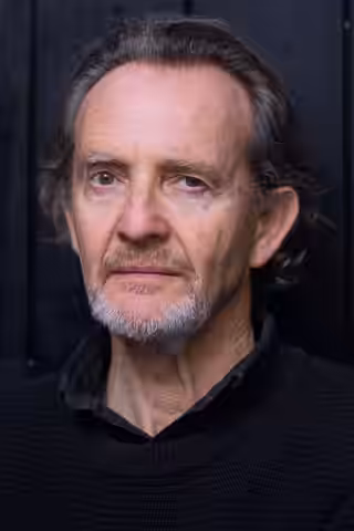 Anton Lesser