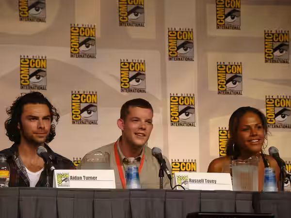Aidan Turner, Russell Tovey &amp; Lenora Critchlow (2009)