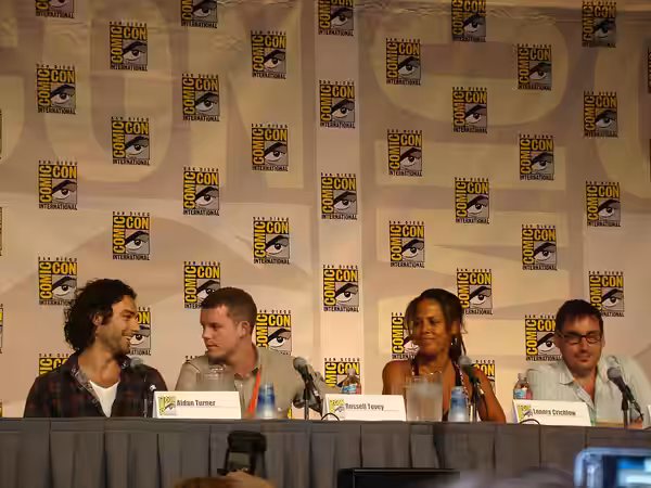 Aidan Turner, Russell Tovey, Lenora Critchlow &amp; Toby Whithouse (2009)