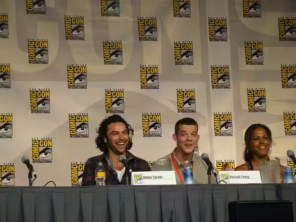 Aidan Turner, Russell Tovey &amp; Lenora Critchlow (2009)