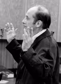 Milton Selzer