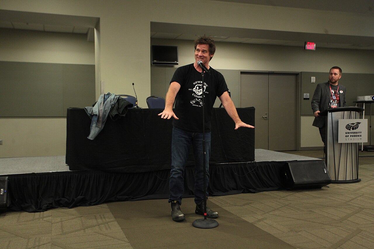 Ben Browder speaking at the 2014 Phoenix Comicon Fan Fest at the University of Phoenix Stadium in Glendale, Arizona. Please attribute to Gage Skidmore if used e