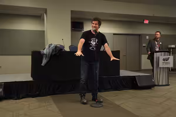 Ben Browder speaking at the 2014 Phoenix Comicon Fan Fest at the University of Phoenix Stadium in Glendale, Arizona. Please attribute to Gage Skidmore if used e