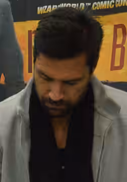 Manu Bennett at the Wizard World Comic Con in 2014