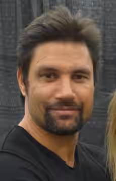 Manu Bennett at the Wizard World Comic Con in 2014