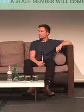 Actor Joe Dempsie at Paris, august 2018.