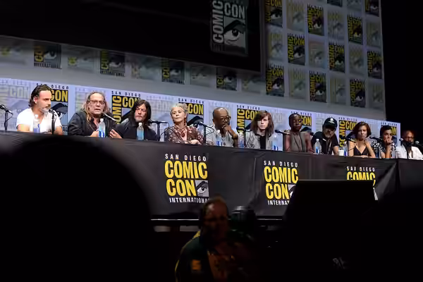 Andrew Lincoln, Greg Nicotero, Norman Reedus, Melissa McBride, Lennie James, Chandler Riggs, Jeffrey Dean Morgan, Lauren Cohan, Alanna Masterson and Seth Gillia (2017)